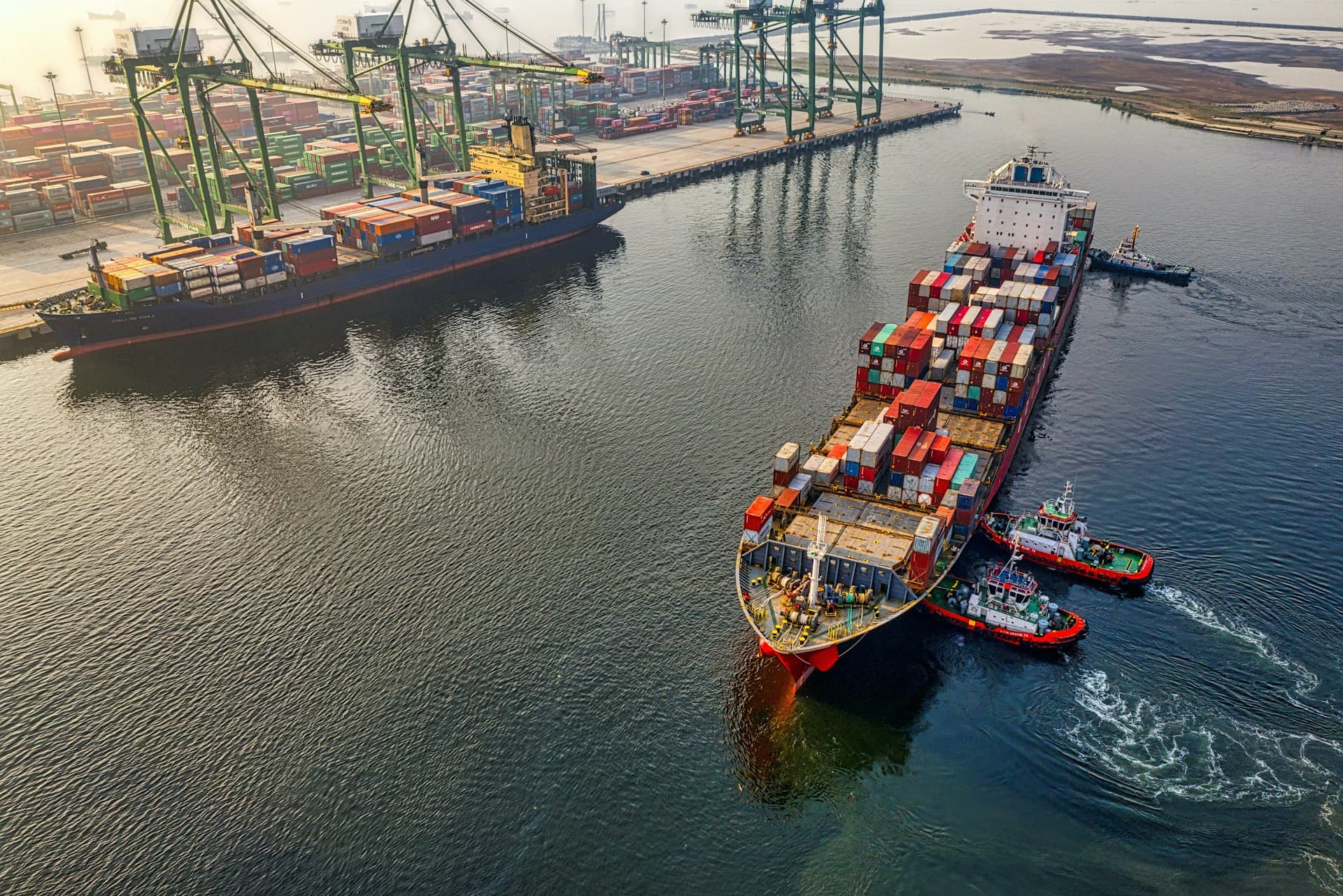 High-tech Maritime Network Hub